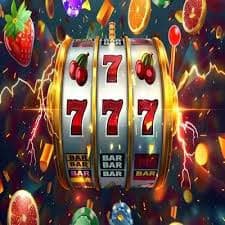 Wajah bahagia pengguna VIP menikmati layanan eksklusif dan fitur premium plxtoto